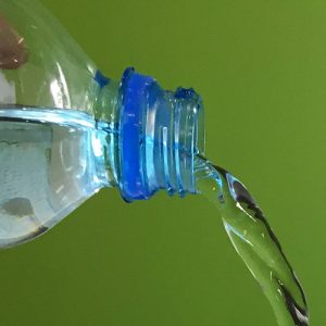 Pouring water icon